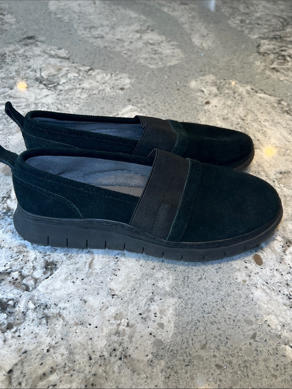 Vionic Kristi Black Suede Slip On Orthotic Flats Size 6.5 EUC - Picture 7 of 10